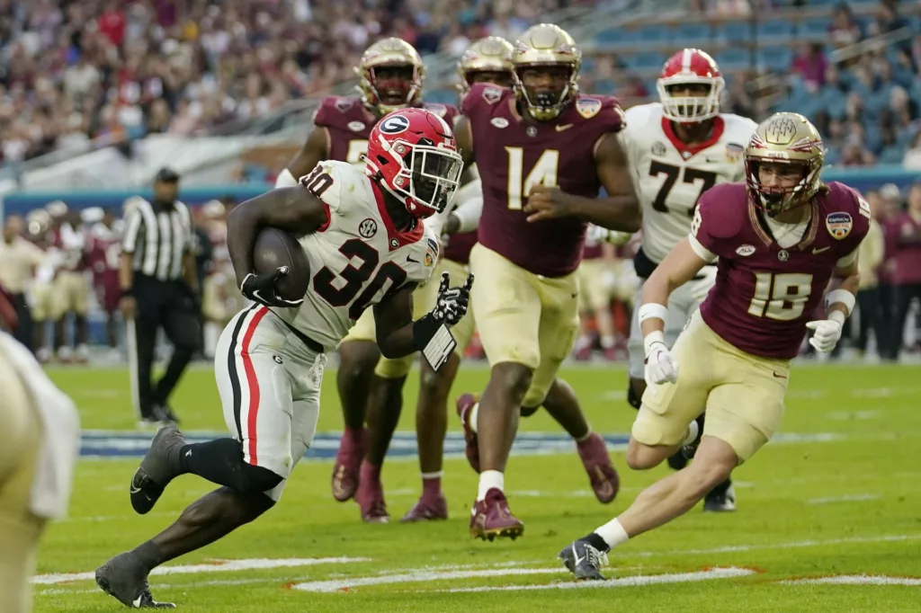“Georgia showing Florida State why they didn’t make the playoffs”- SEC fans brag about Bulldogs’ dominant 42-3 start to the Orange Bowl