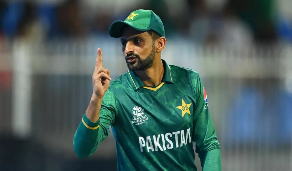 “Verify information before believing and spreading it” – Shoaib Malik issues strong statement over contract termination controversy with BPL franchise